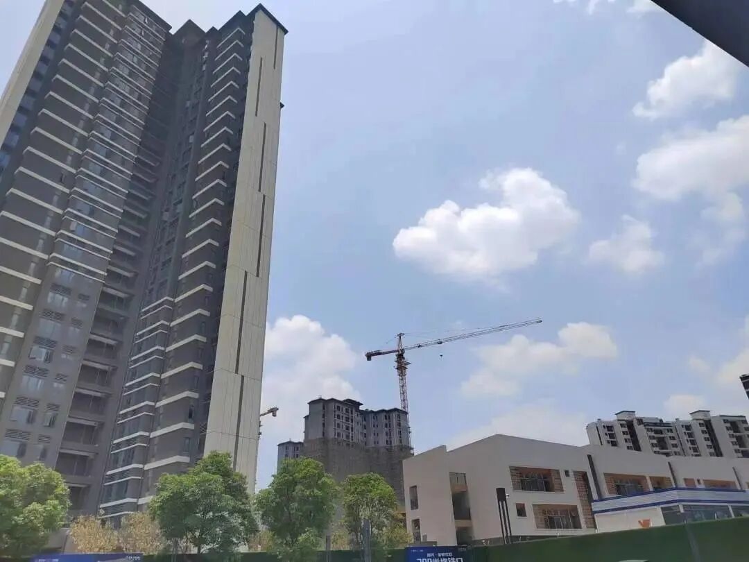 广州南站板块，越秀星寰TOD周边地铁、学校、环境怎么样？