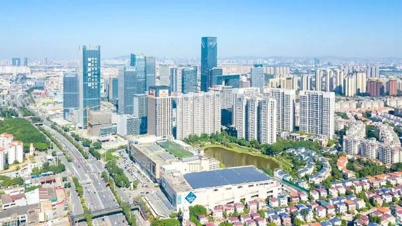 广州南站板块，越秀星寰TOD周边地铁、学校、环境怎么样？