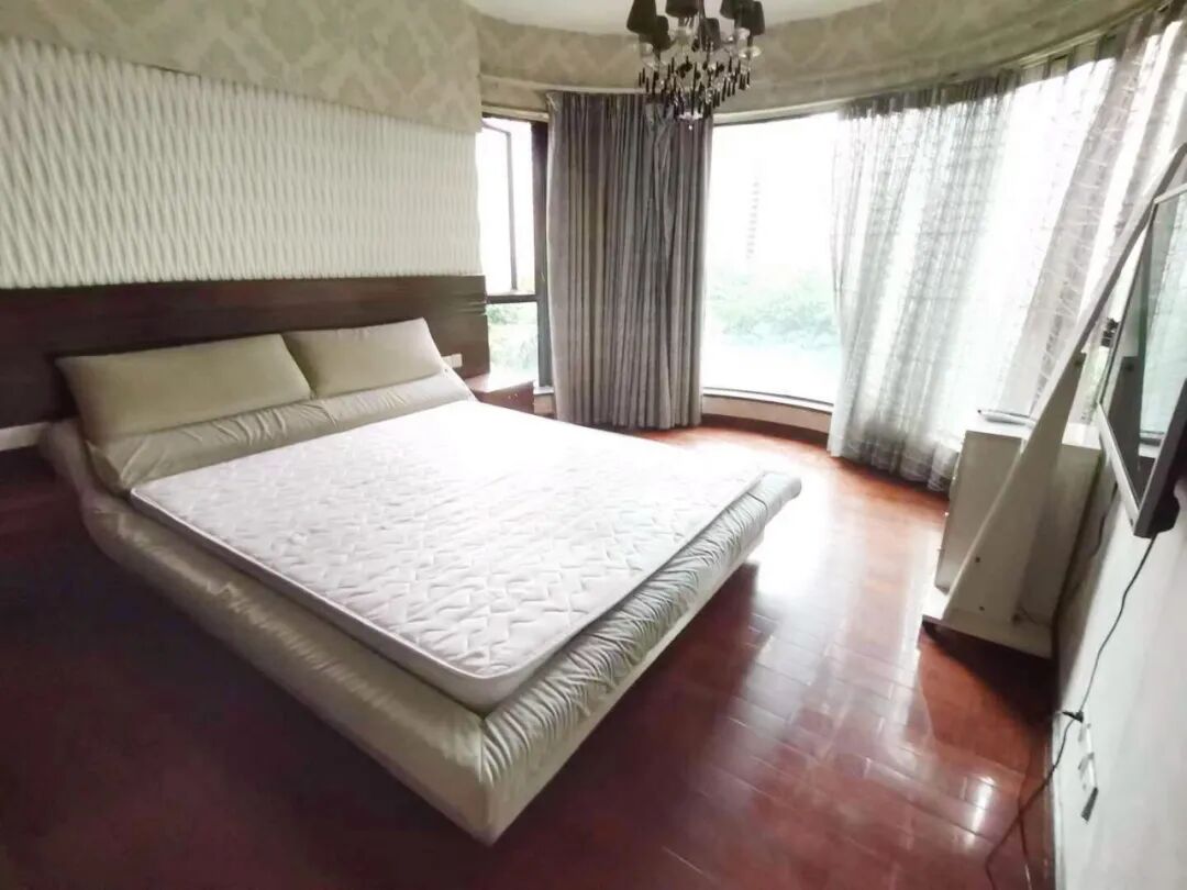 天河北二手房【芳草园】128平，总价1200万！