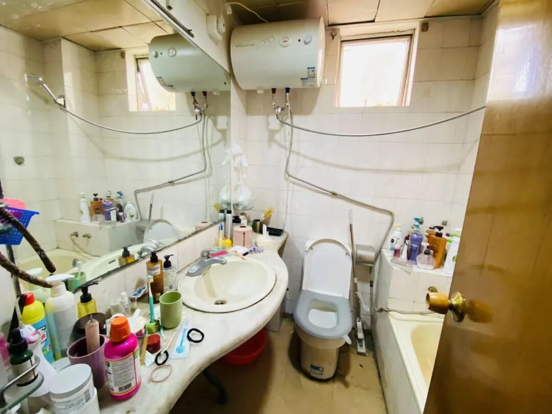 亮点好房编辑看过此房，面积为120㎡，为天河北少有闹中取静户型!