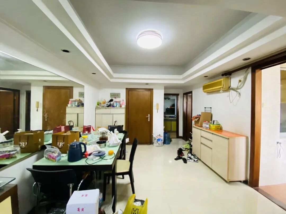 亮点好房编辑看过此房，面积为120㎡，为天河北少有闹中取静户型!