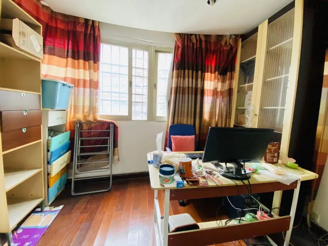 亮点好房编辑看过此房，面积为120㎡，为天河北少有闹中取静户型!