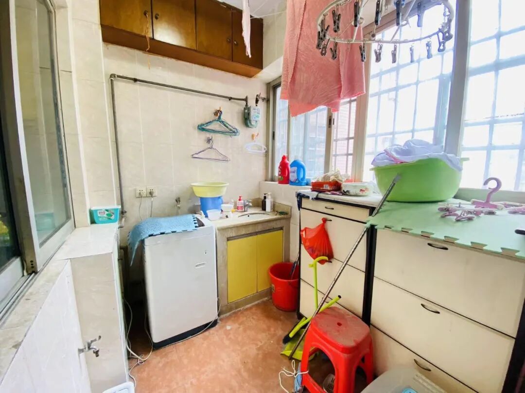 亮点好房编辑看过此房，面积为120㎡，为天河北少有闹中取静户型!