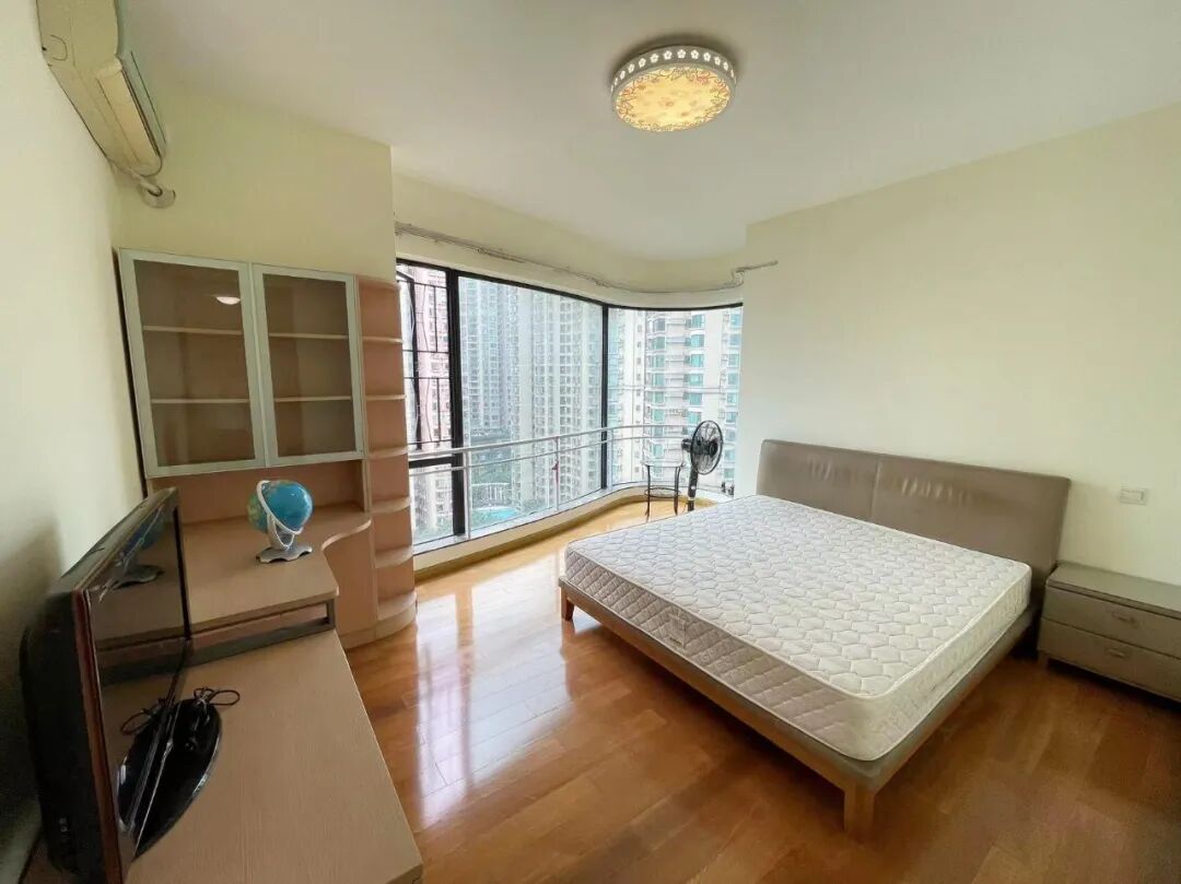 天河北二手房【芳草园】126平，总价1350万！