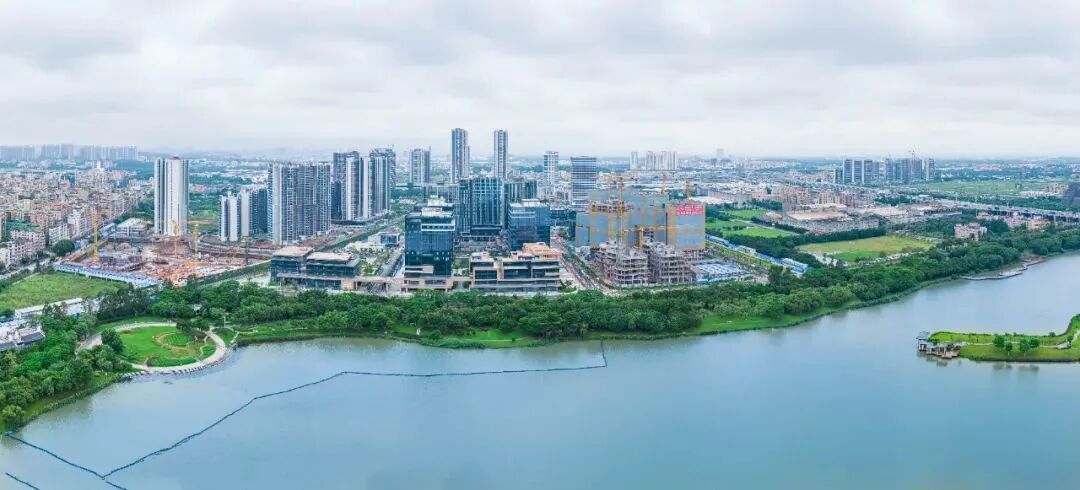 白云越秀天悦云湖在售C4栋，离地铁口200米！