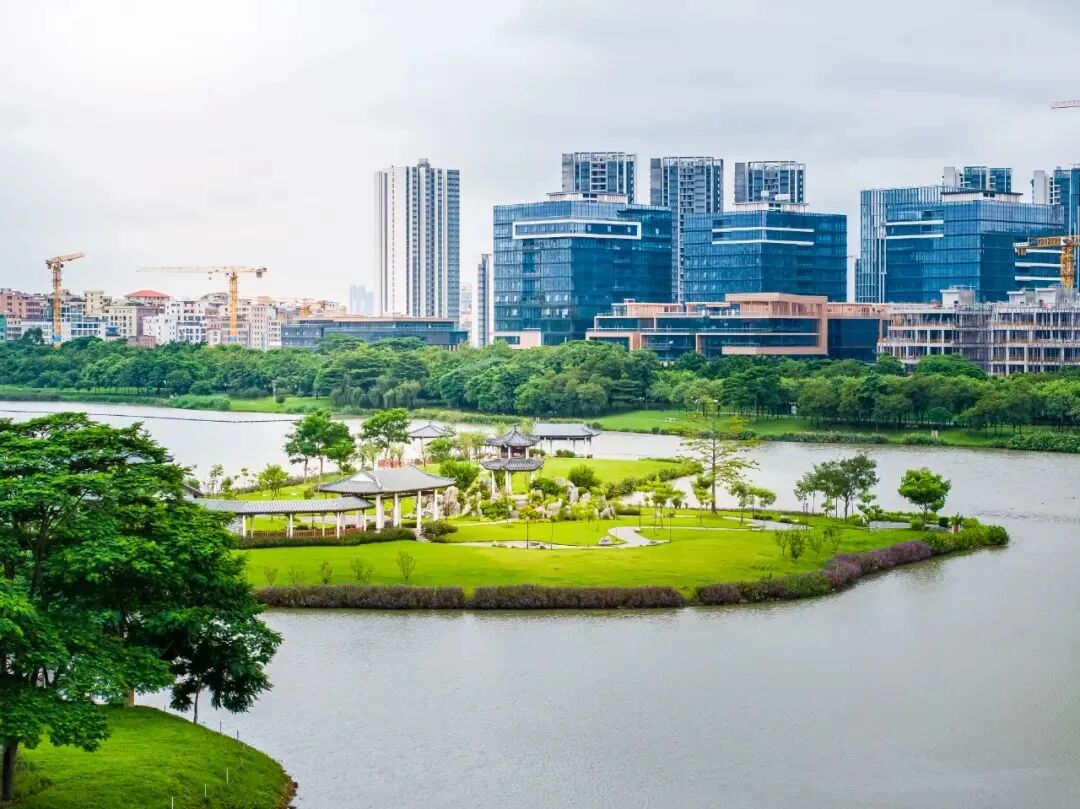 白云越秀天悦云湖在售C4栋，离地铁口200米！