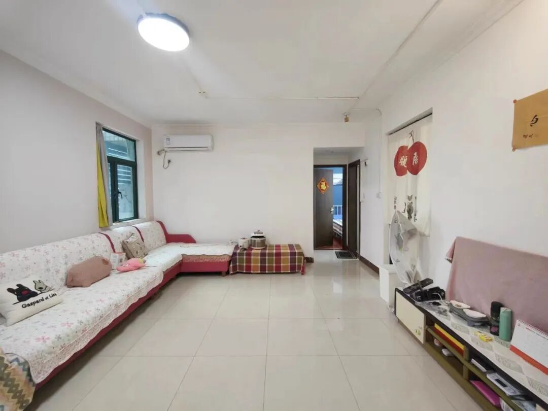 天河北二手房【金碧翡翠华庭】69平，总价595万！