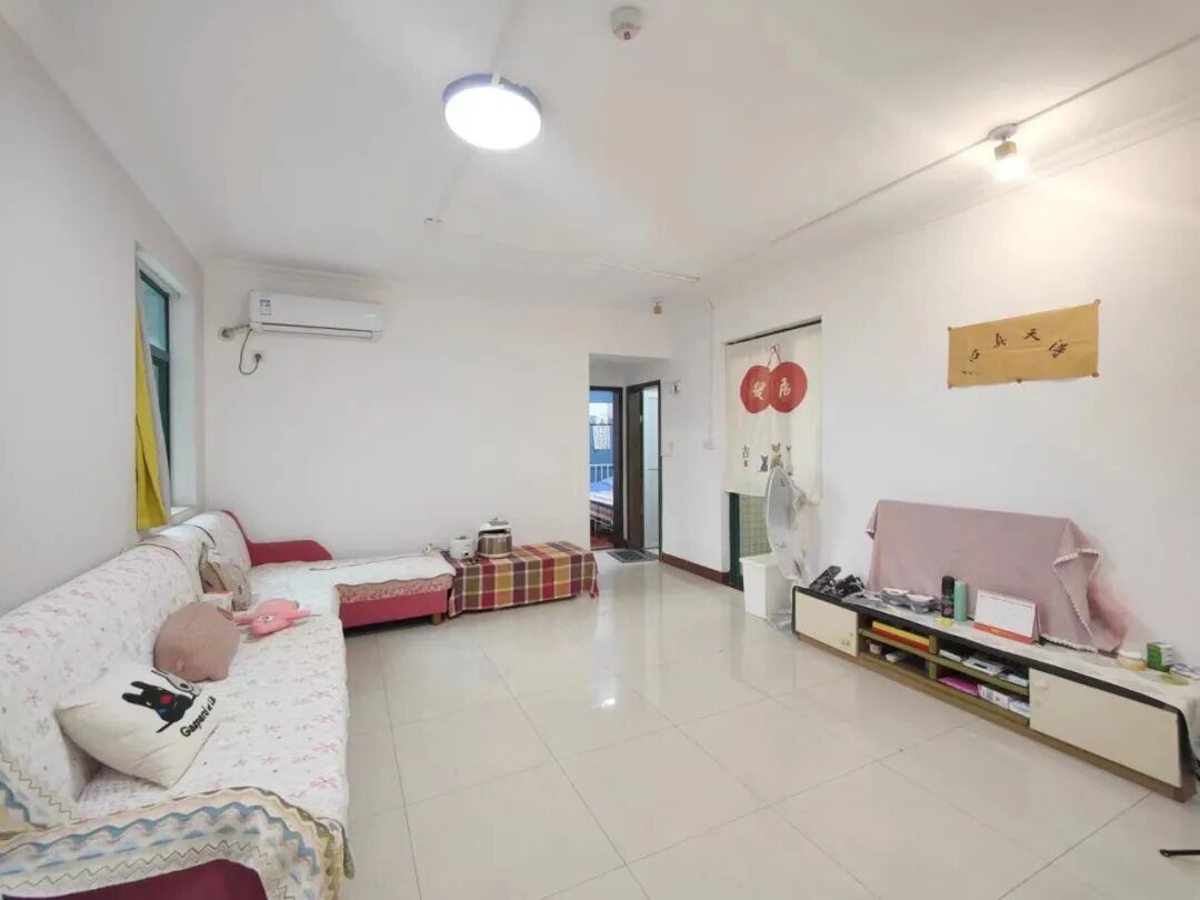 天河北二手房【金碧翡翠华庭】69平，总价595万！