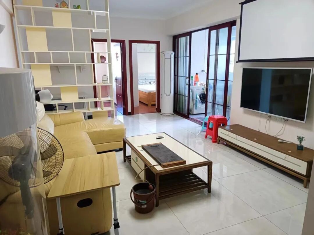 天河北二手房【华天国际广场】88平，总价560万！