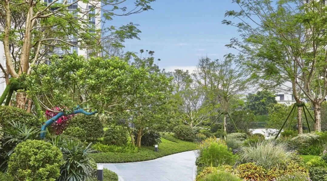 白云时代云来现楼，在售户型77-105平三四房！