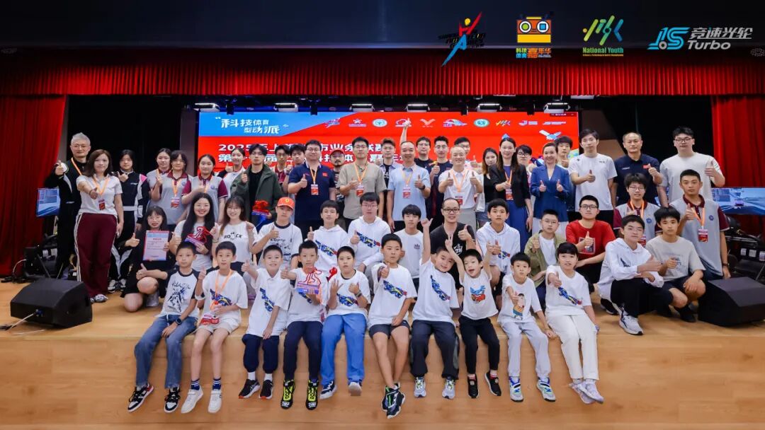 科技体育魅力绽放，虚拟赛车精彩绝伦！