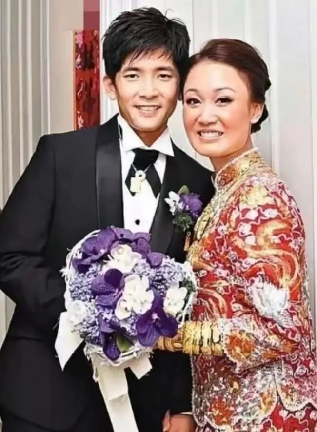 床前服侍85岁赌王60天靠“擦身体”上位，迷倒赌王净赚3亿后转身下嫁穷小子初恋...（组图） - 5