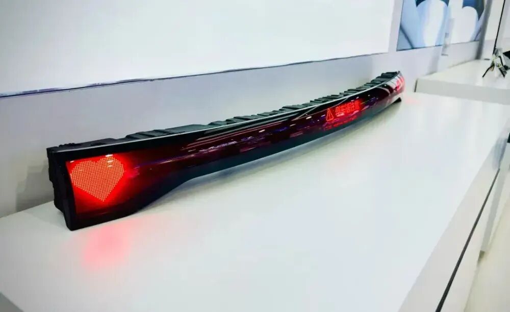 4大新趋势凸显，LED车灯智能化提速