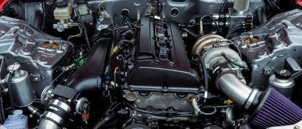 好不容易收藏个天价350Z，揭开机盖却发现是个四缸机