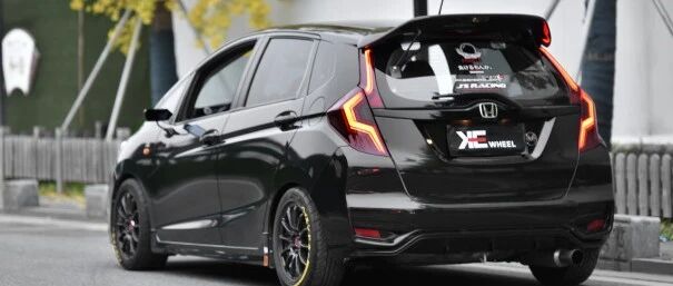 【网友投稿】碳纤机盖只为轻量，为了低调贴了黑