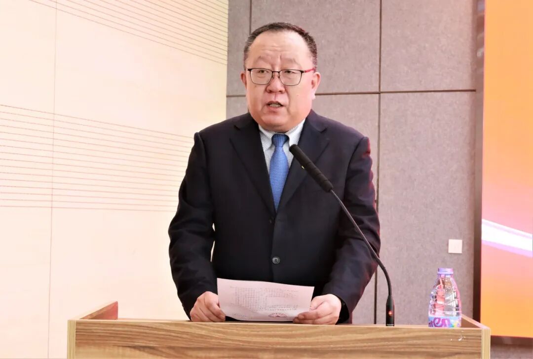 您的位置:>包头新闻网首页>包头>院党委委员,副院长刘岱宣读《关于