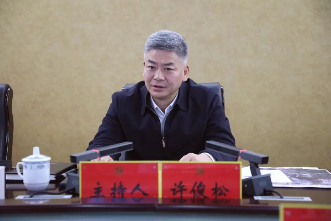 管委会副主任,花溪区委常委,区政府常务副区长周印, 花溪区委常委,区