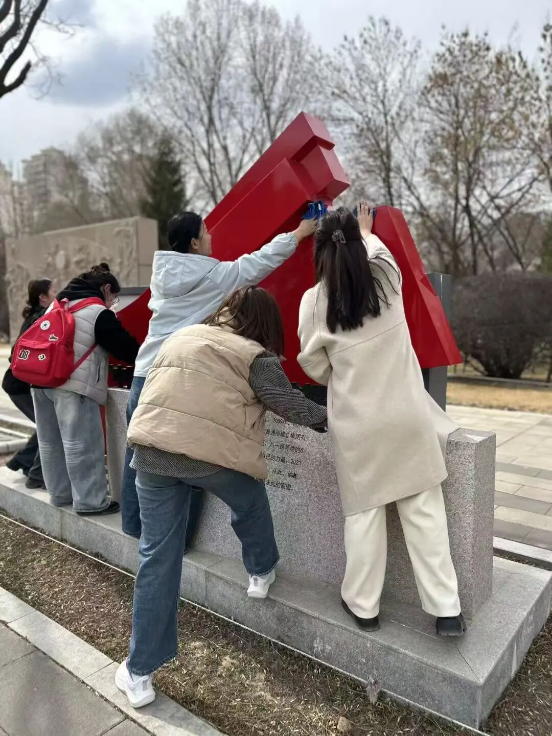 179ebf4052a1bbfe12fc86b25c2ae393jpg