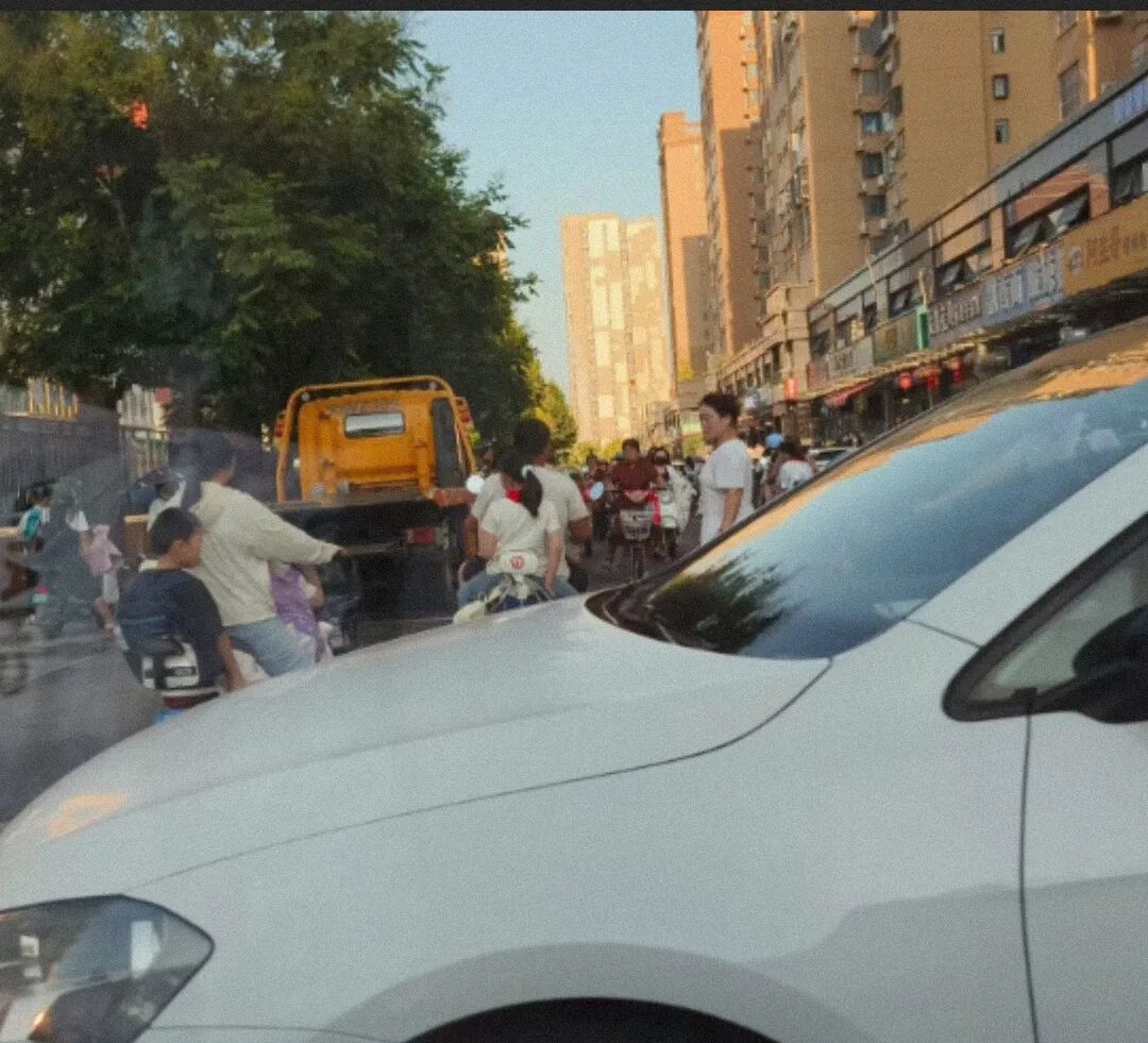 秋季开学多地进入拥堵模式
