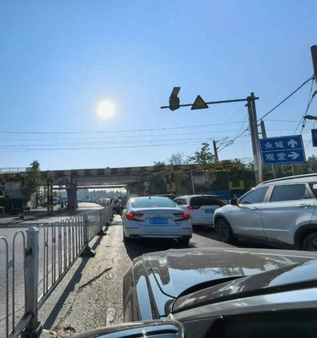 秋季开学多地进入拥堵模式