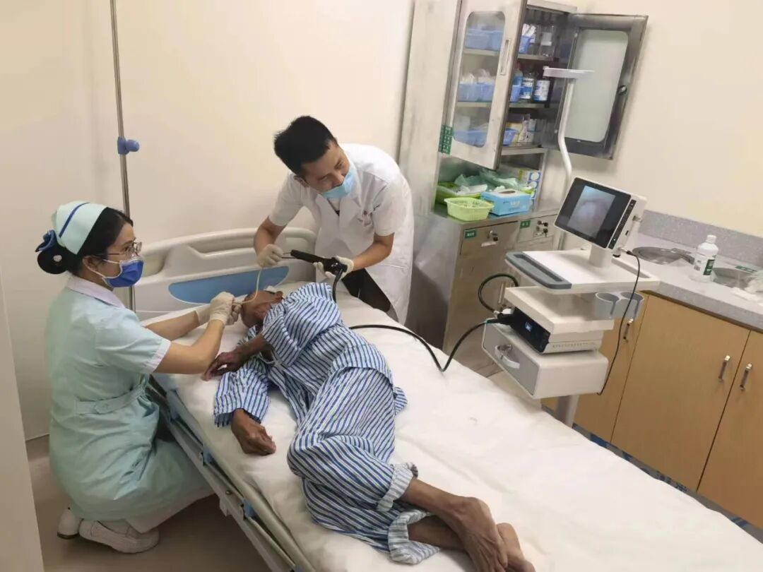 床旁x怎么使用【新技术】右医附院百东院区普通外科在桂西地区率先开展床旁便携式可视化鼻肠管置入技术_https://www.jmylbn.com_新闻资讯_第3张