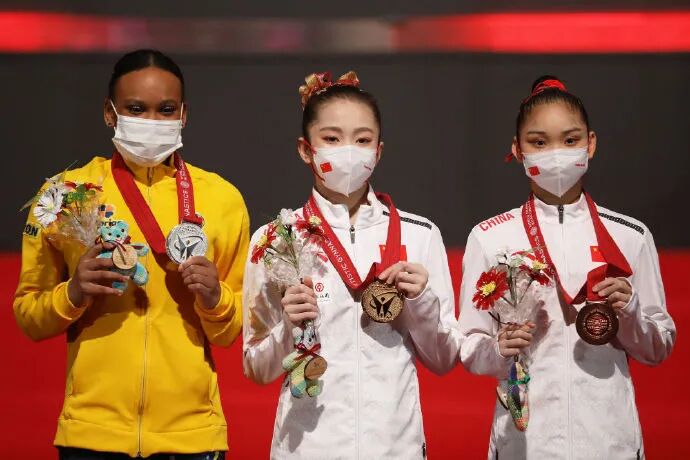 【美女】17岁体操界“佟丽娅”夺世界冠军！凭1秒美貌刷爆朋友圈，网友：甜到我心都化了（组图） - 2