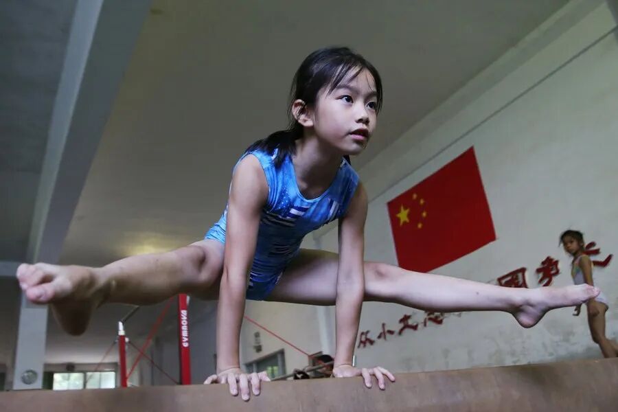 【美女】17岁体操界“佟丽娅”夺世界冠军！凭1秒美貌刷爆朋友圈，网友：甜到我心都化了（组图） - 14