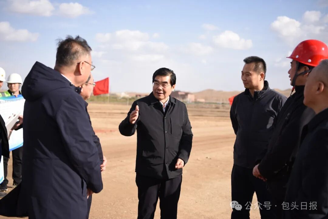 丁绣峰调研国道210线固东段固白段建设工作