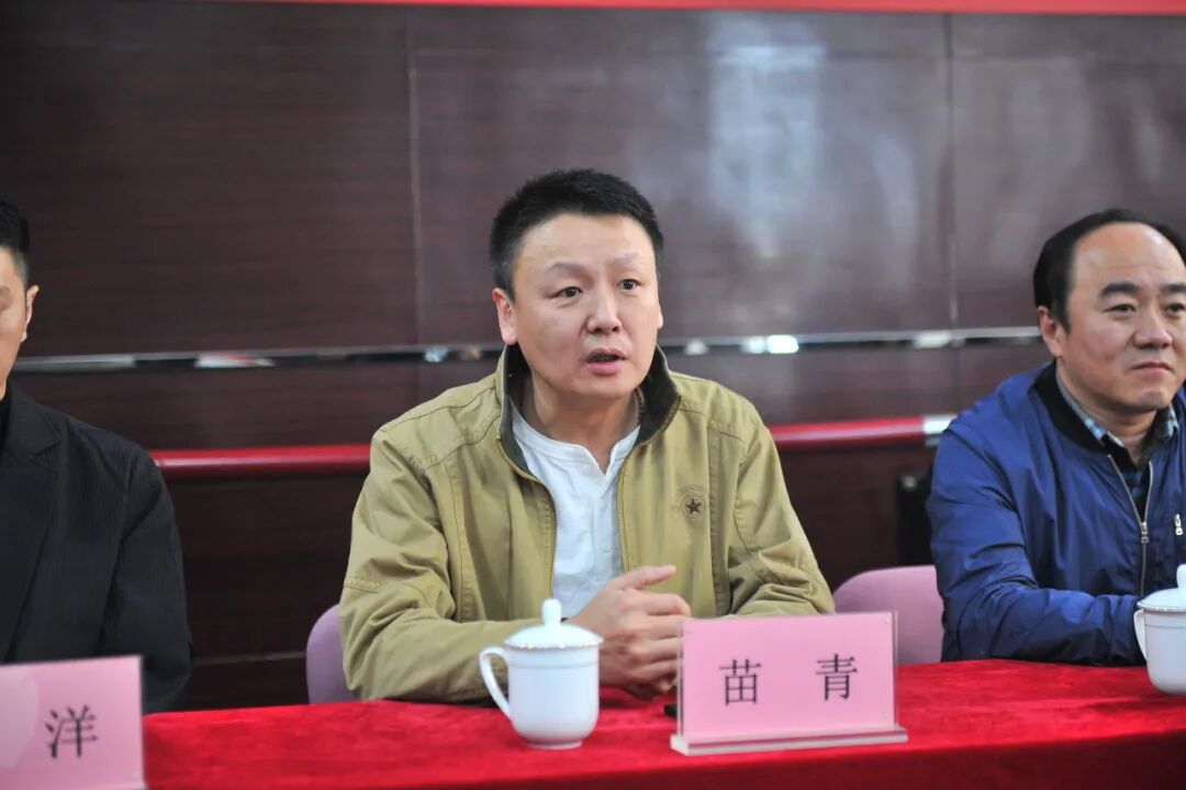 歌舞剧院总经理苗青表示"用生动故事讲述父爱内涵,用肢体语言表达磐石