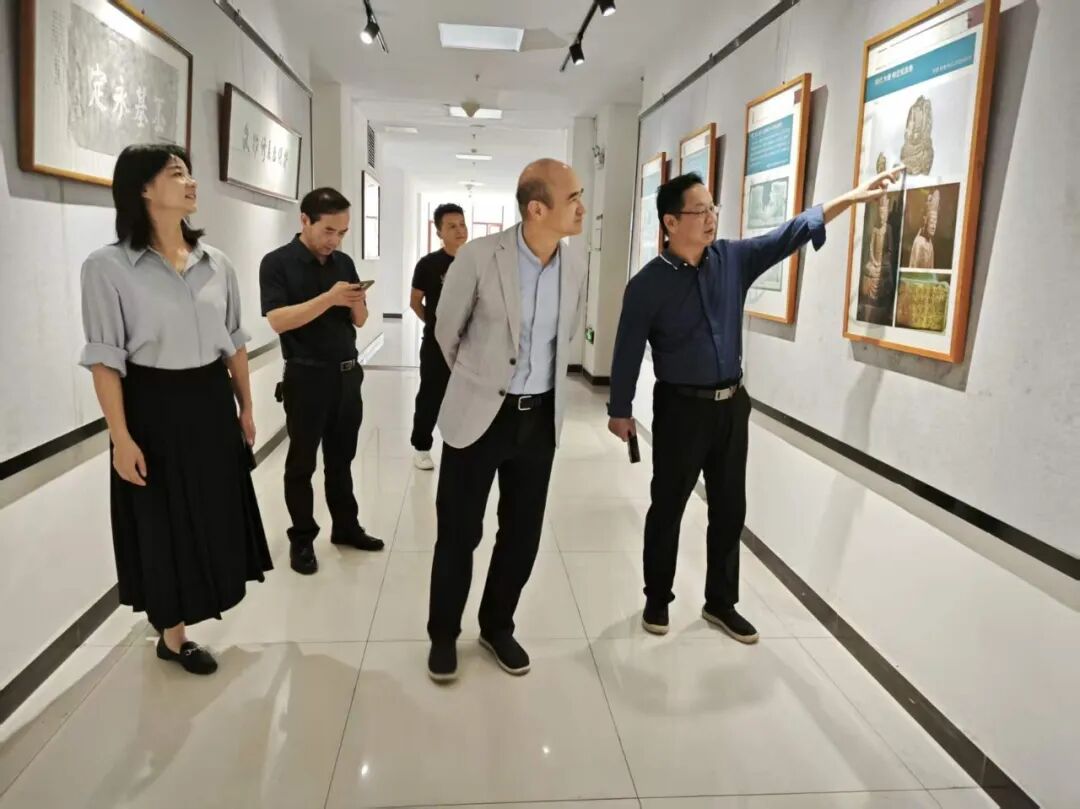 省文旅厅副厅长龚铁军一行来校考察调研
