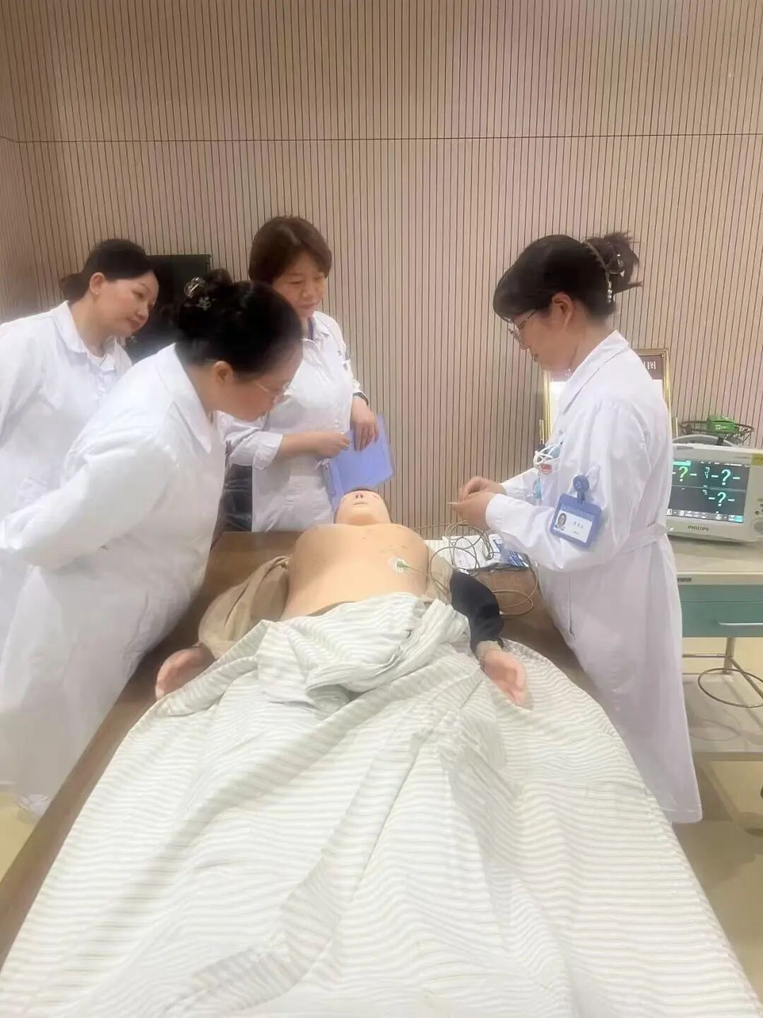 心电监护怎么开【学习园地】破解心电密码，提升监护效能——记心血管系统护理组、重症护理组开展首期心电图培训和心电监护使用工作坊_https://www.jmylbn.com_新闻资讯_第15张