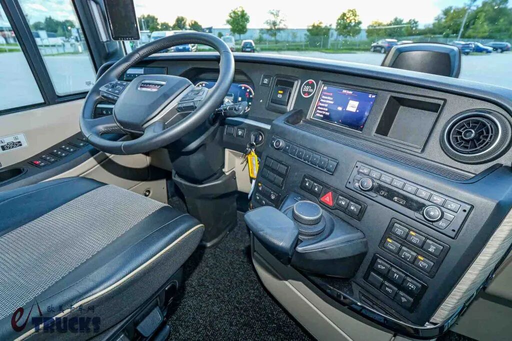 2025Busworld客车展｜搭载全套安全系统！尼奥普兰入门级Tourliner Safe Secure车型实拍