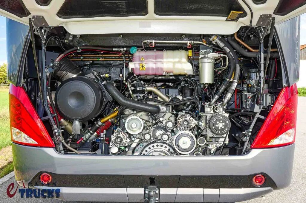 2025Busworld客车展｜搭载全套安全系统！尼奥普兰入门级Tourliner Safe Secure车型实拍