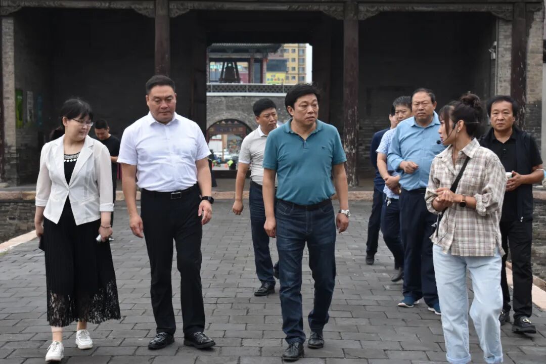 赵俊泽在我市就公共文化服务建设情况进行调研