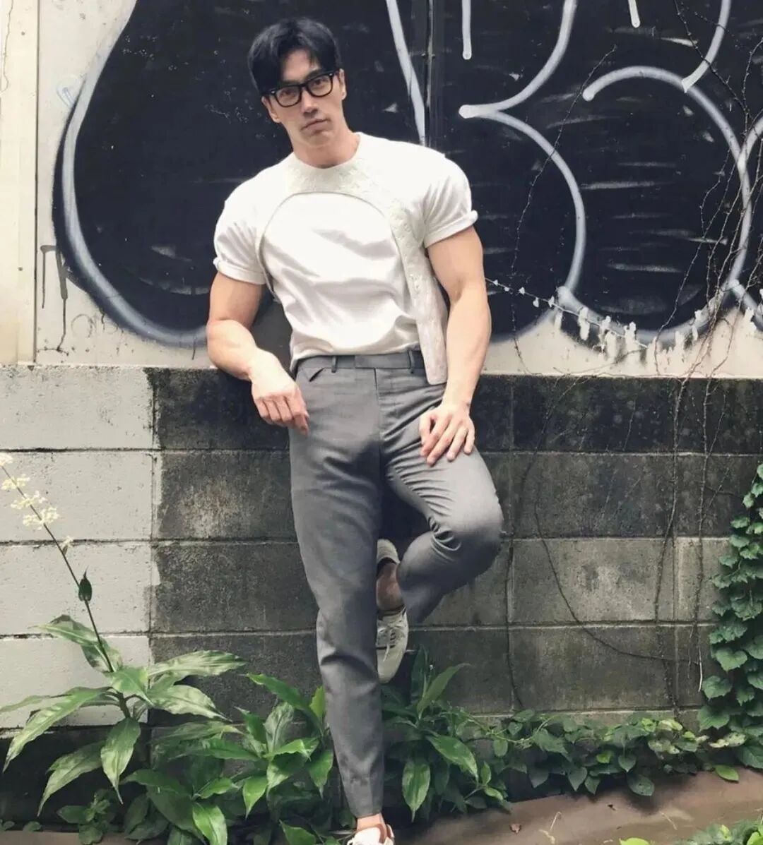 确实是有,下面小编也会为你们总结一下关于肌肉男生怎么穿可以告别