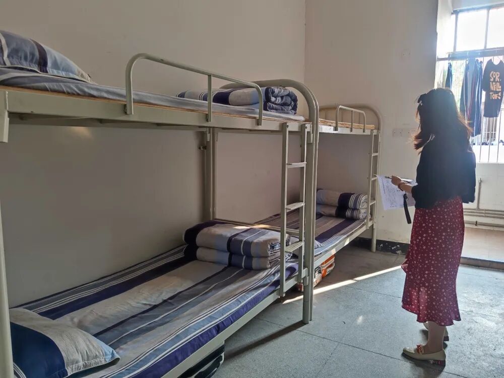 规范宿舍内务,营造温馨的"家"——精致实验学校开展宿舍内务大评比