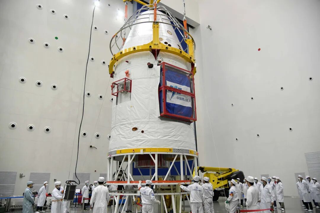 超30马赫水漂弹道，嫦娥六号让美国蒙羞，NASA飞船烧出上百个破洞