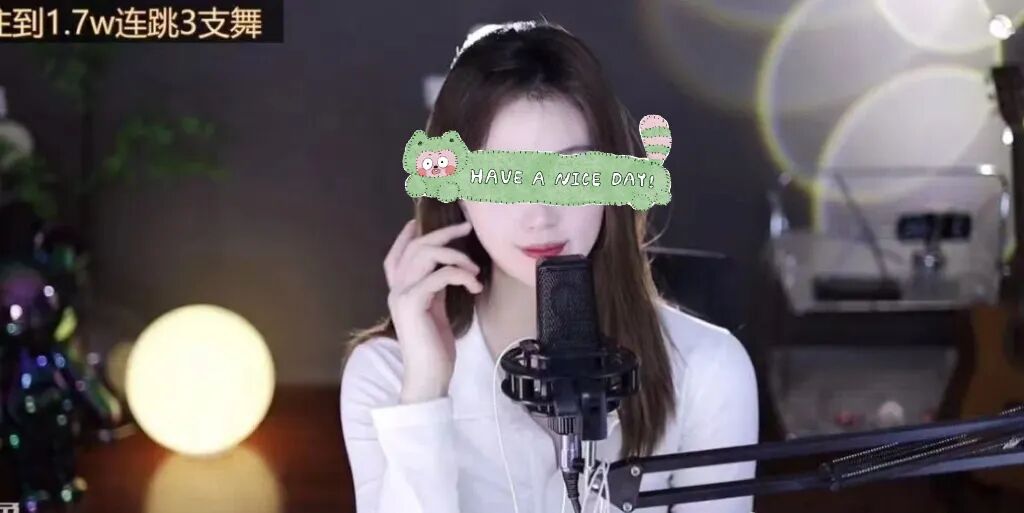 大哥豪刷200w，惨遭女主播背刺，女主播跟男主播好上了，大哥成小丑了！