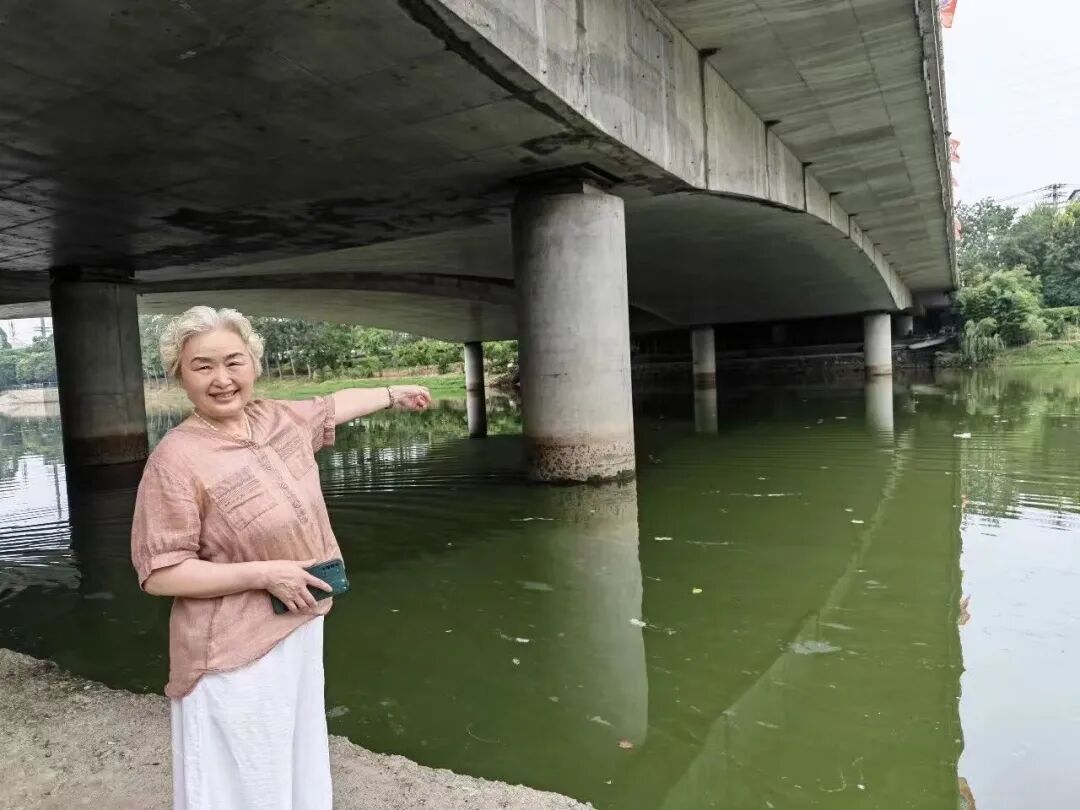 71-Year-Old Chinese Grandma Saves Drowning Man in Suixi River