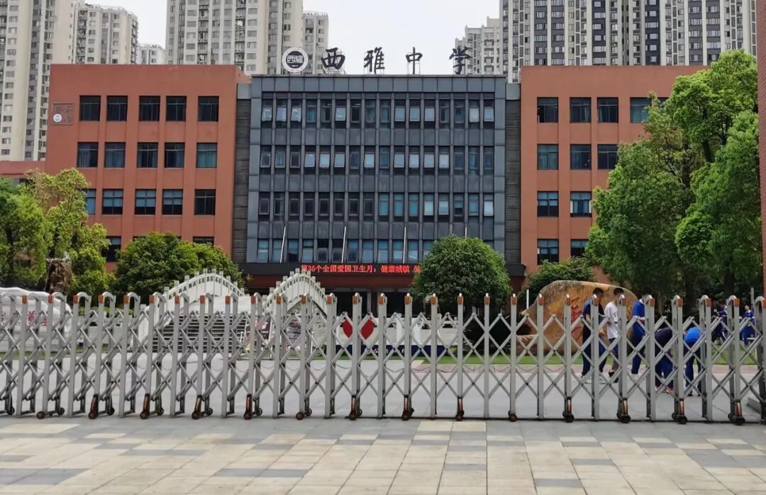 14岁女生被打割腕：被她们打死不如自己死，警方通报介入调查