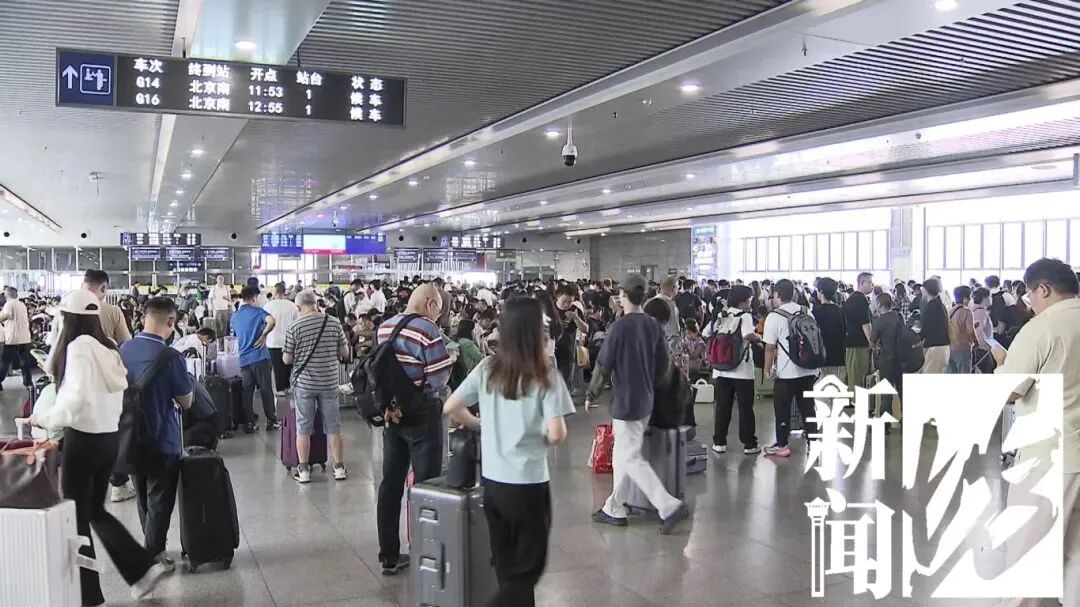 “聪明人”又堵路上了？有人半夜还在堵！网友：还是低估了……