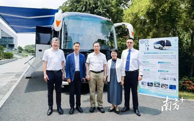 移动CT检查车。