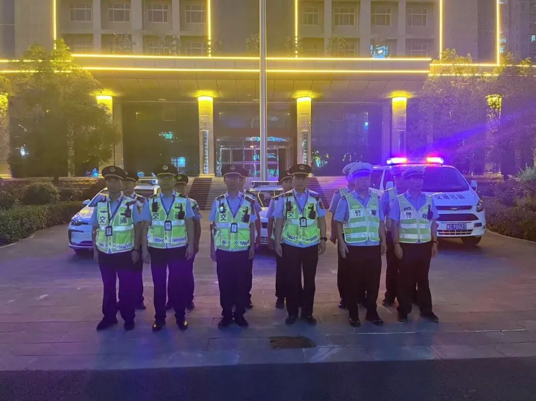 剑指 “百吨王” 河南汝阳交通交警联合治超进行时
