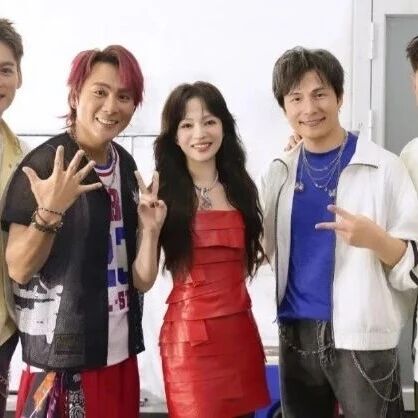 5566成员孙协志晒与张韶涵合影:“太子、小希,好久不见”,两人曾主演《MVP情人》