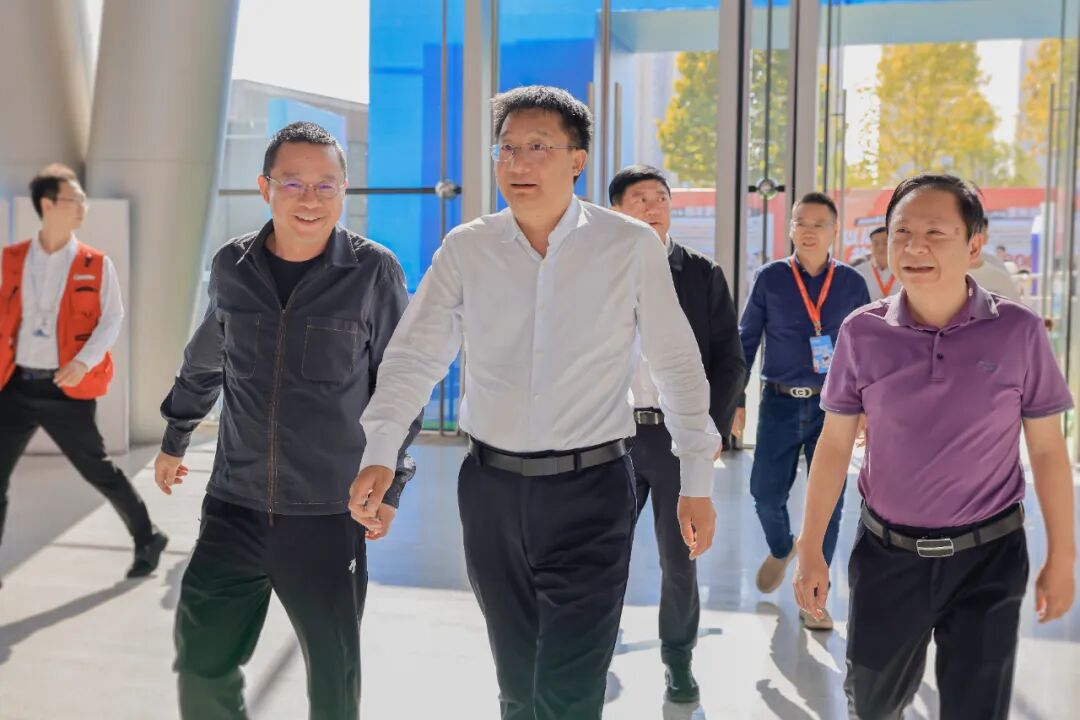 市长高世文调研2024南昌国际车展 - 尚格官网