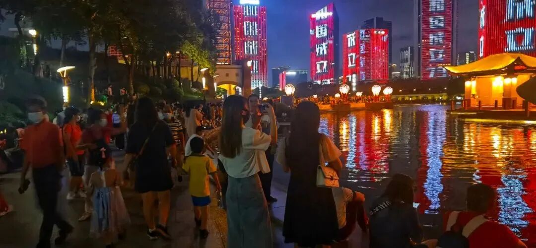 千灯湖灯光秀，图/桂城宣传文体旅游办、宋兹檀