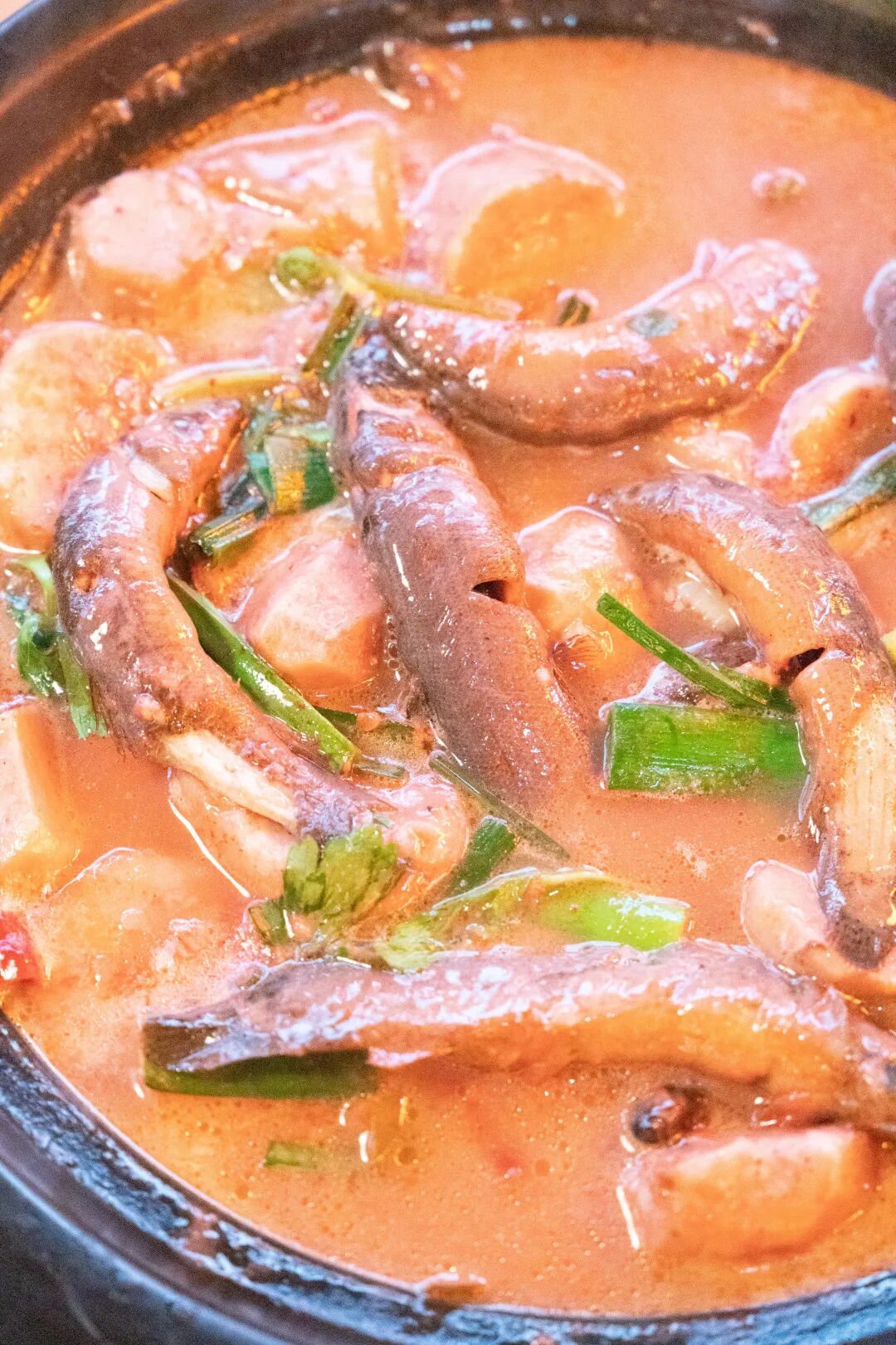 闽味100｜“闽北辣”征服“福州胃”，这家大排档火了十余年！