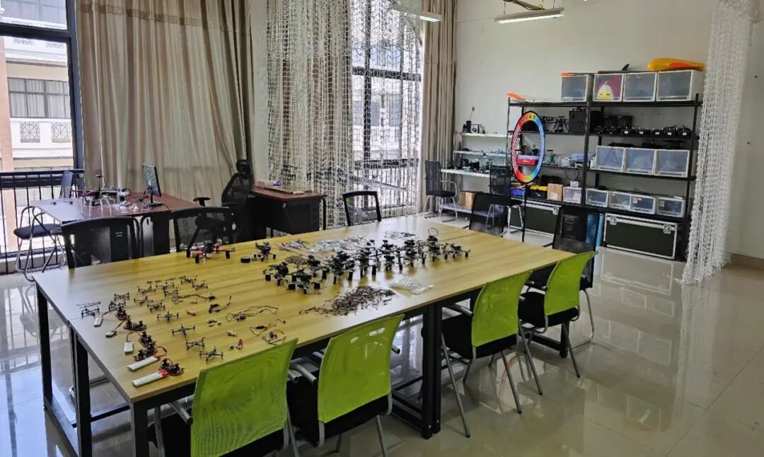 无人机实训室.jpg