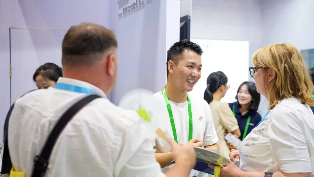 奥威亚AI+教育方案亚教展 “出圈”：人工智能助力教育引关注，国内外需求高涨