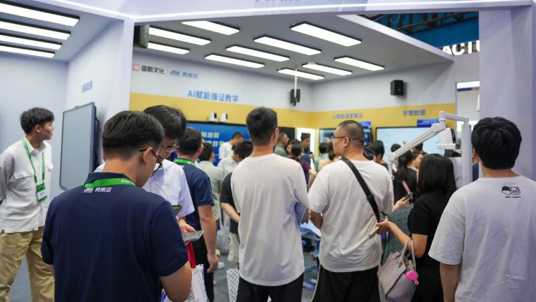 奥威亚AI+教育方案亚教展 “出圈”：人工智能助力教育引关注，国内外需求高涨